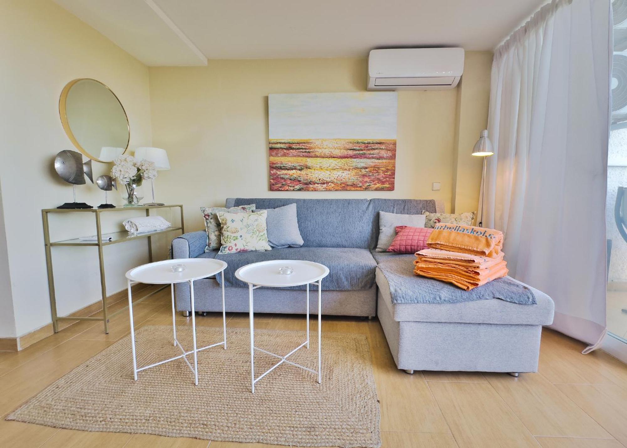 Skol 412. Renovated Two Bedrooms Duplex With Sea View. Appartement Marbella